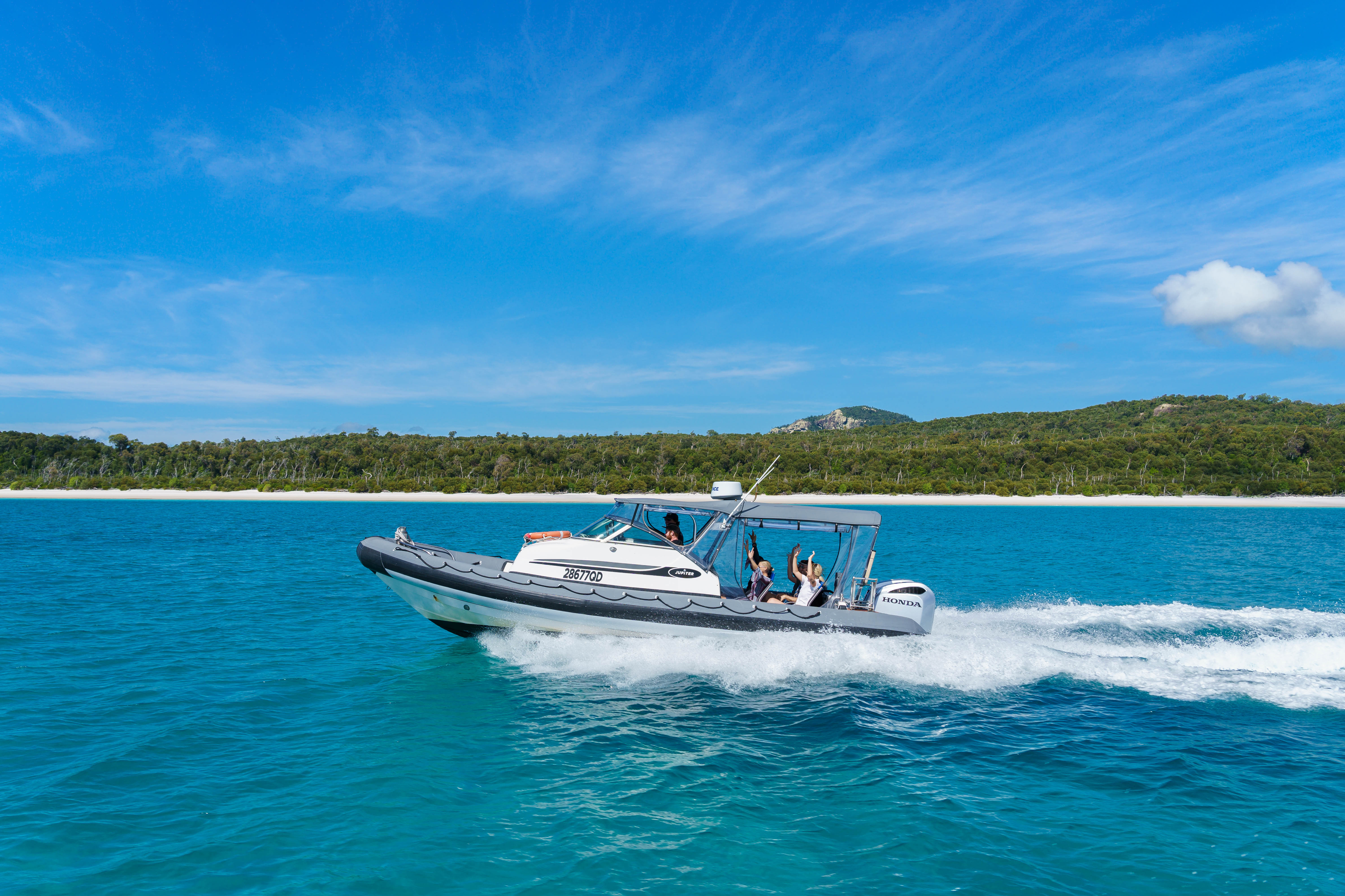Freedom Charters Hamilton Island gallery image 7